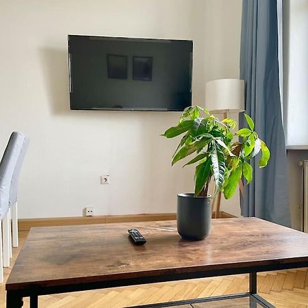 55M2 Stylish Apartment With Netflix - 15 Min To Center Виена Екстериор снимка