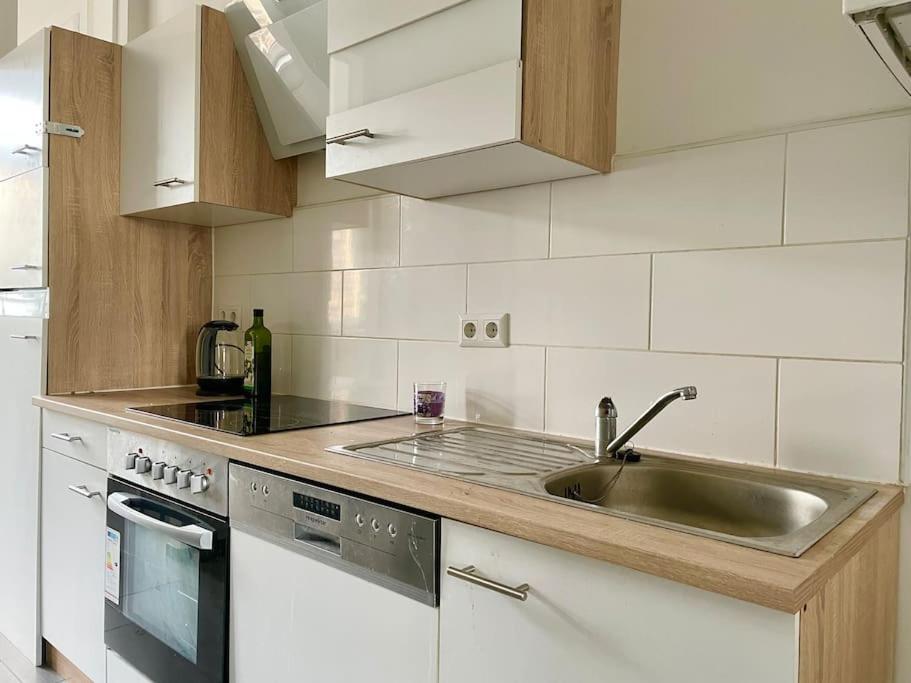 55M2 Stylish Apartment With Netflix - 15 Min To Center Виена Екстериор снимка
